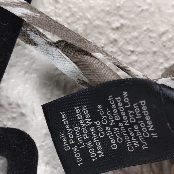 Ann Taylor Taupe Ruffle Geometric Pattern Sleeveless Keyhole Tie Back Summer Top - Picture 6 of 12